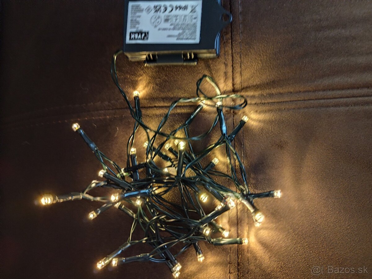 LED osvetlenie na vianočný stromček