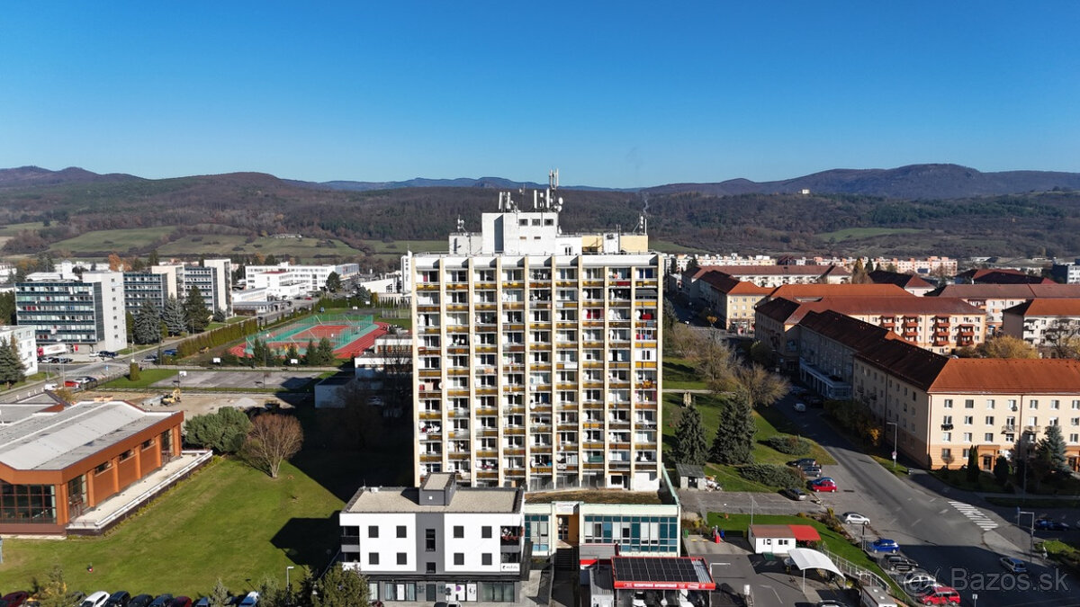 1 - IZBOVÝ PANELOVÝ BYT S LOGGIOU