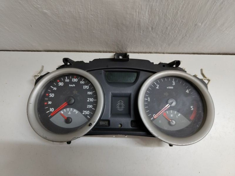tachometer renault megane 2 8200399693b 50€