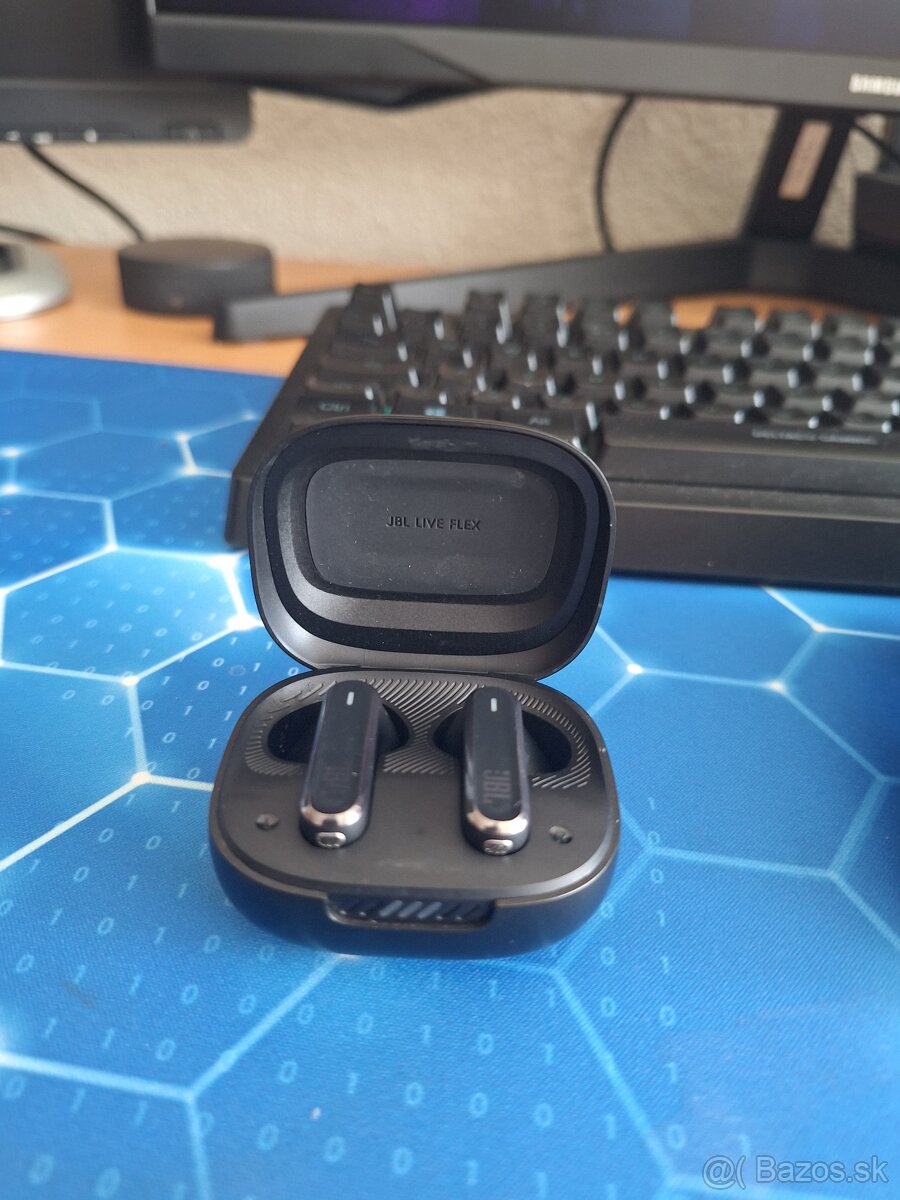 Predám sluchadla jbl live flex