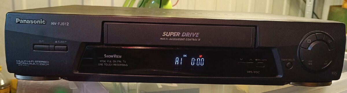 video player Panasonic NV-FJ612