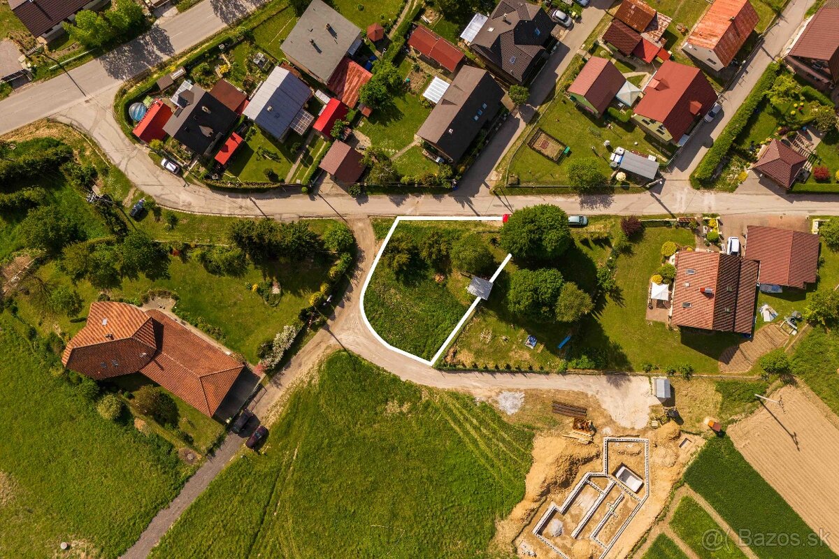 Stavebný pozemok v prímestskej časti Mokraď – DK