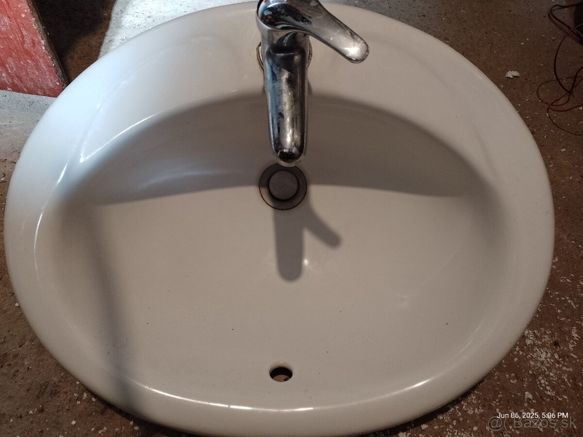 Kúpeľňa umývadlo zapustené ,bateria