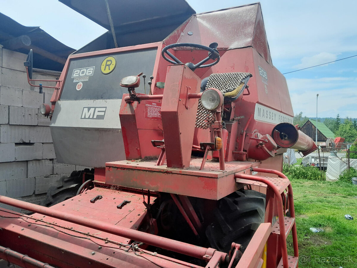 Predam kombajn Massey Fergudon 206