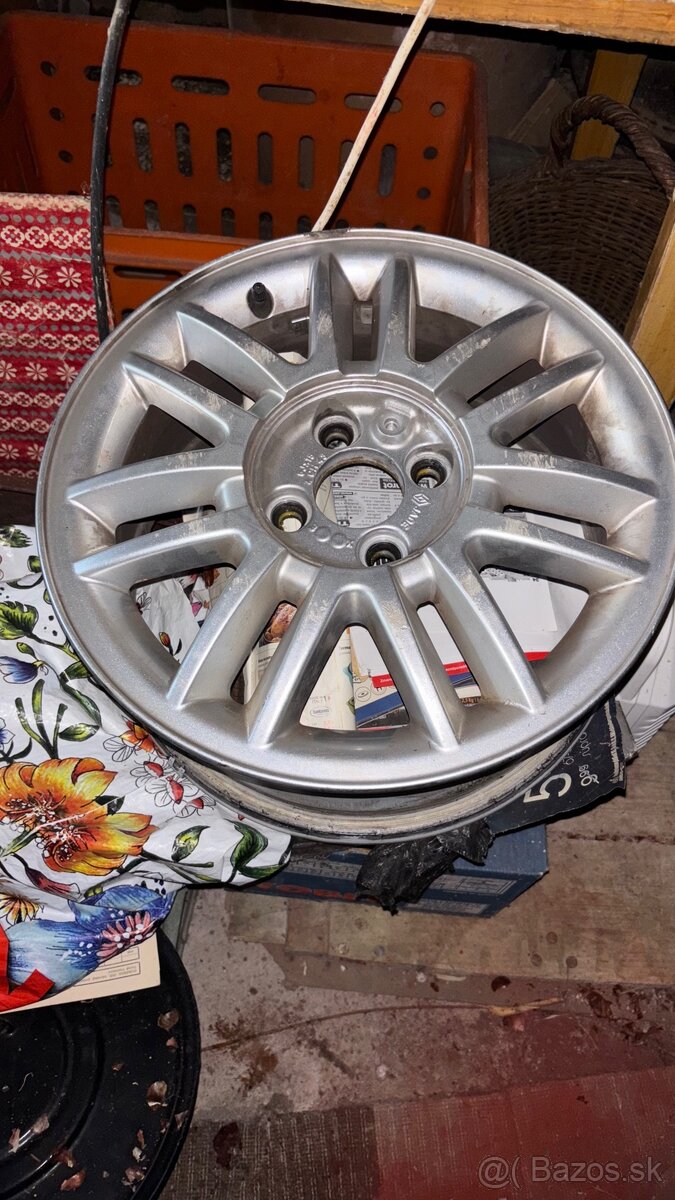 Predám disky na Renault R15 4x100 s pukličkami