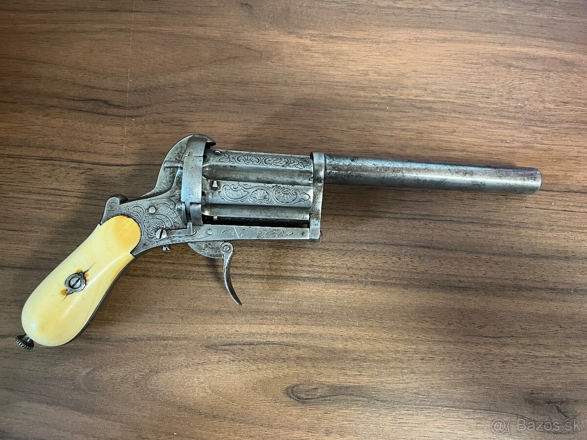 Historický revolver korennička lefaux 9mm