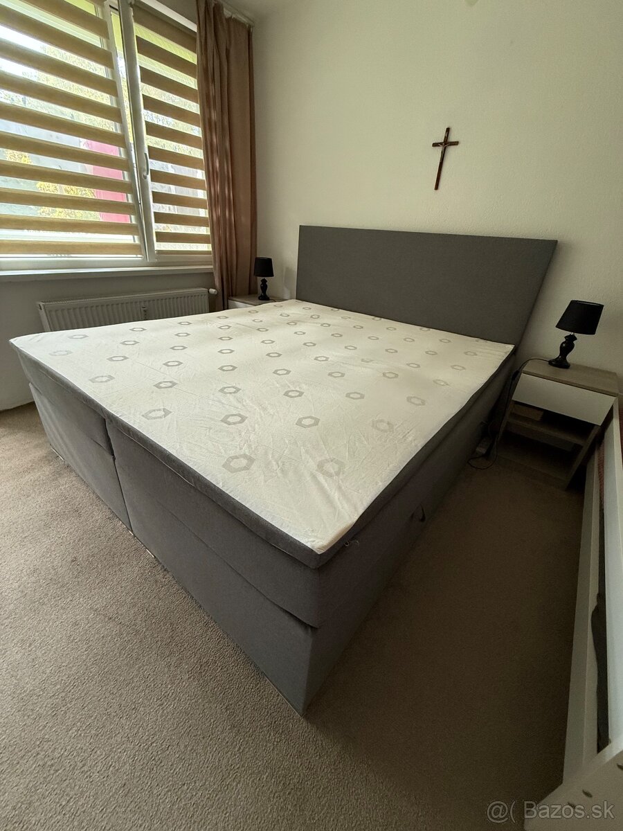 Manželská posteľ 180x200