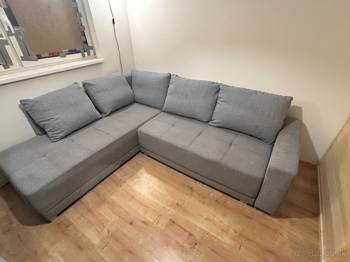 Rohový rozkladací gauč s úložným priestorom