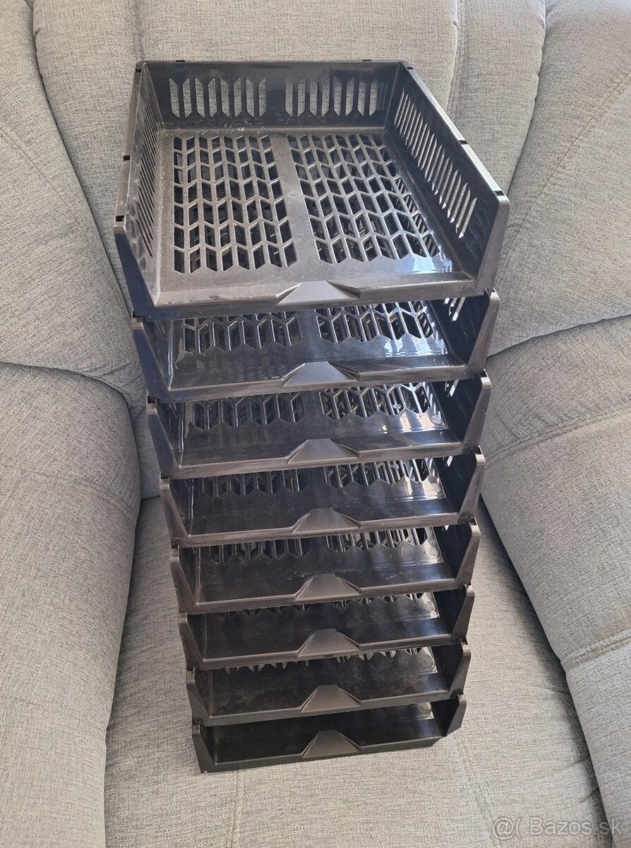 Odkladače na papiere plastové..