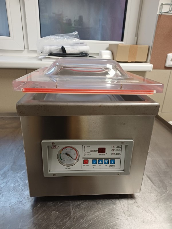 Komorová vakuovačka BEEKETAL D260Z profi vakuová balička pot