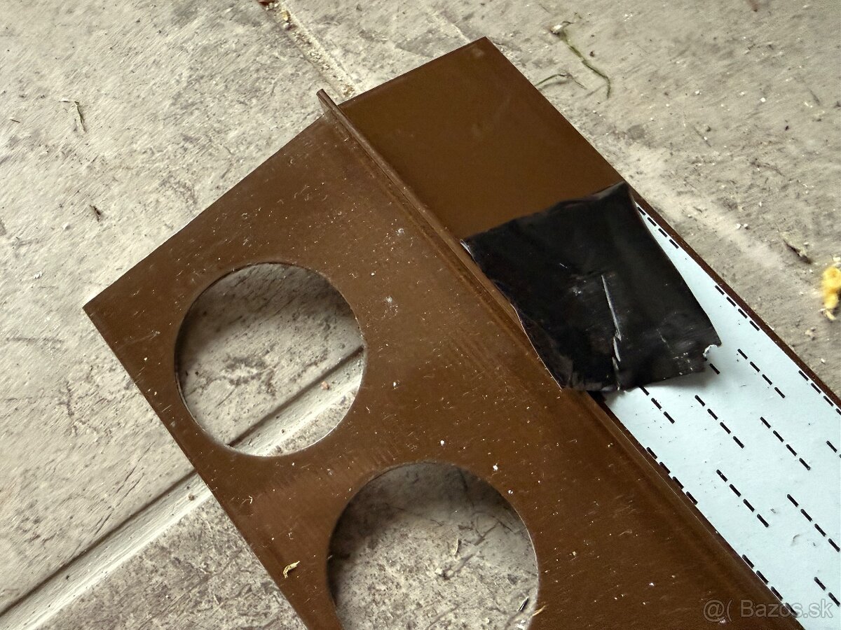 ALU balkónový okapový profil - 2,5m, hnedý