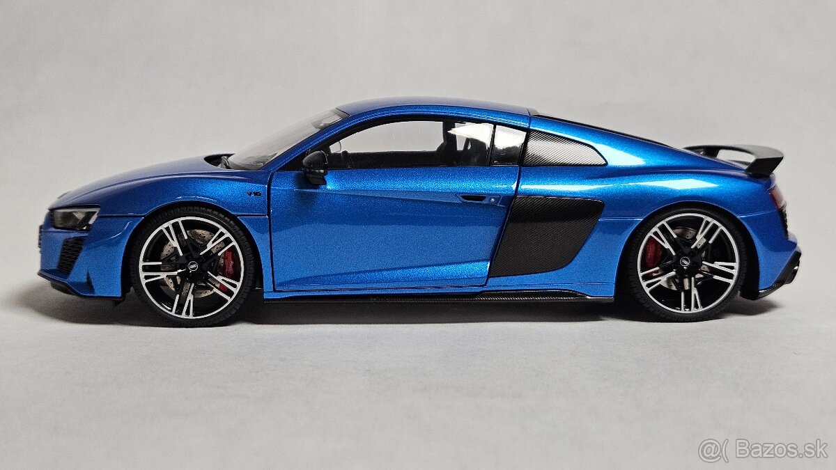 Kengfai 1:18 Audi R8 Coupé