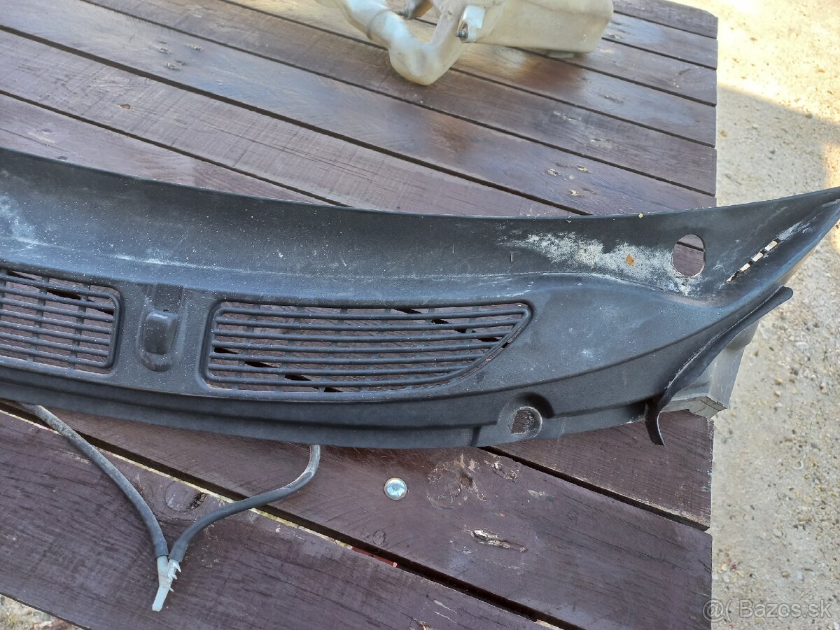 Škoda roomster plast pod čelné okno