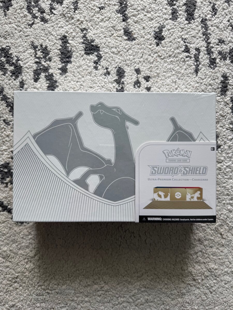 Pokemon ULTRA-PREMIUM COLLECTION-CHARIZARD