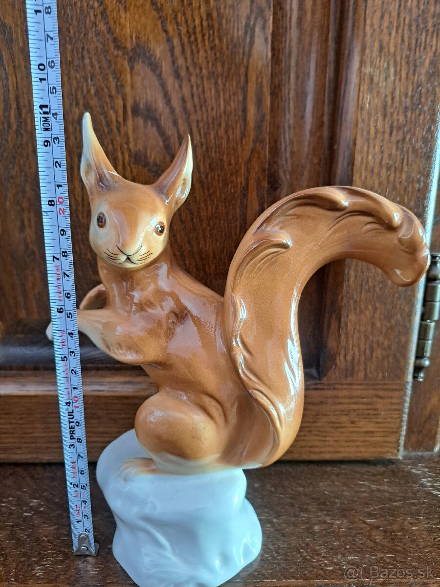 Royal Dux porcelánová soška veverička veľká