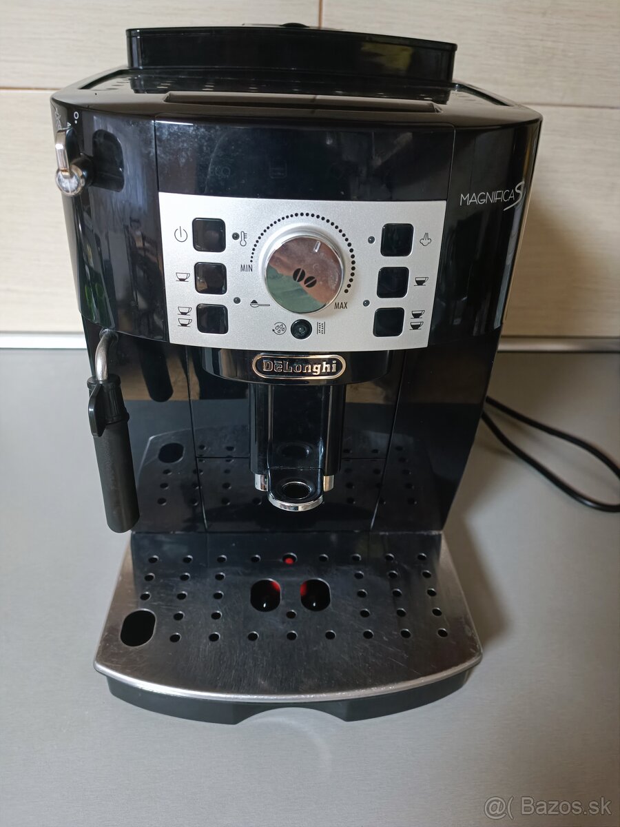 Automaticky kávovar Delonghi