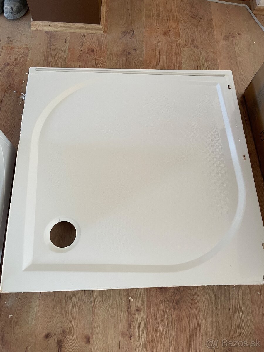 Prasknuta vanička do sprchovacieho kúta 90x90 liaty mramor