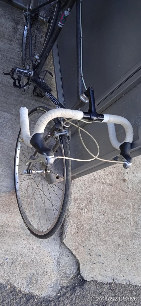 Cestný bicykel