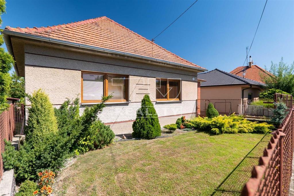 Rezervované Na predaj 4 izbový rodinný dom Malé...