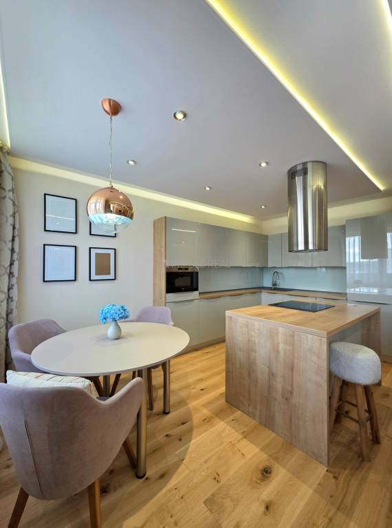 3i, OV, 71m2 + loggia, Lomonosovova, dizajnový, zariadený