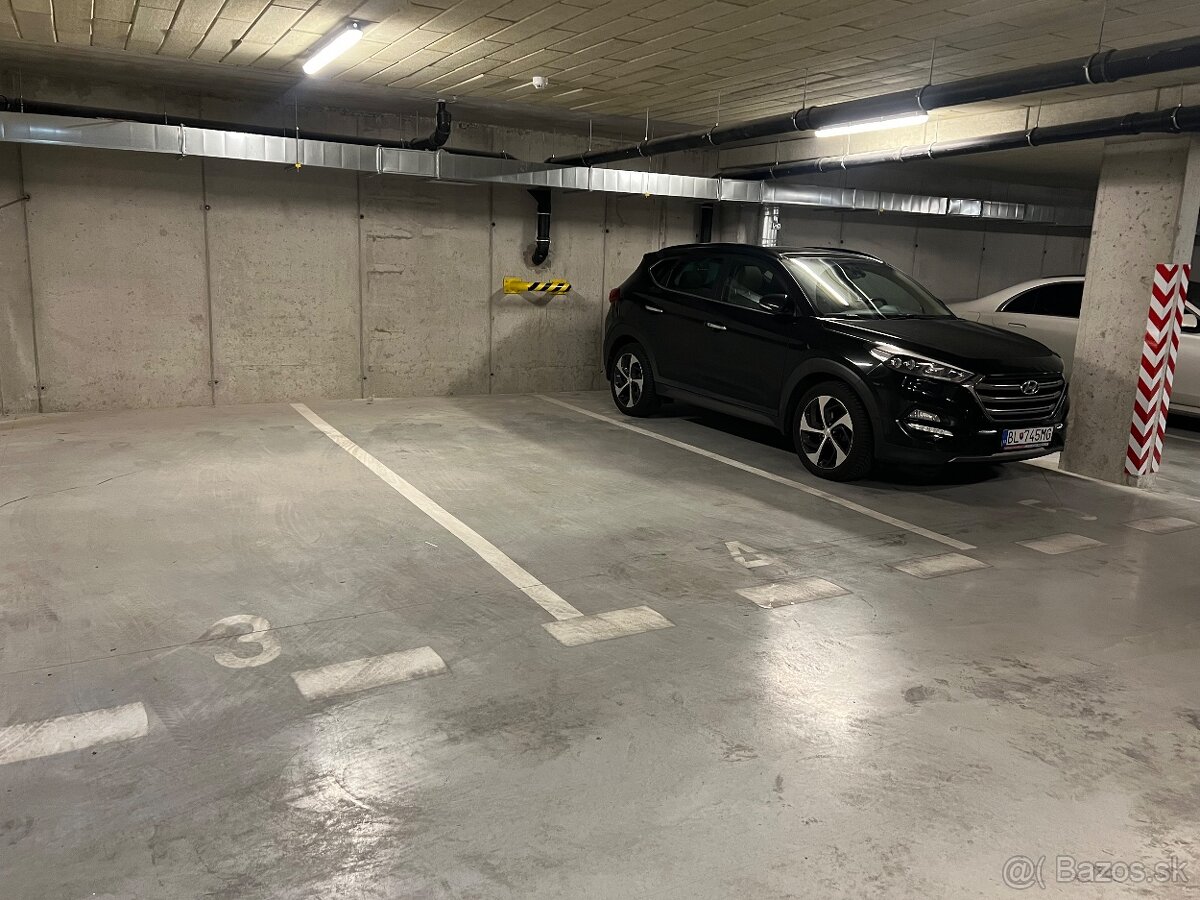 Garážové miesto na prenájom – Rovinka (Sunny Home)