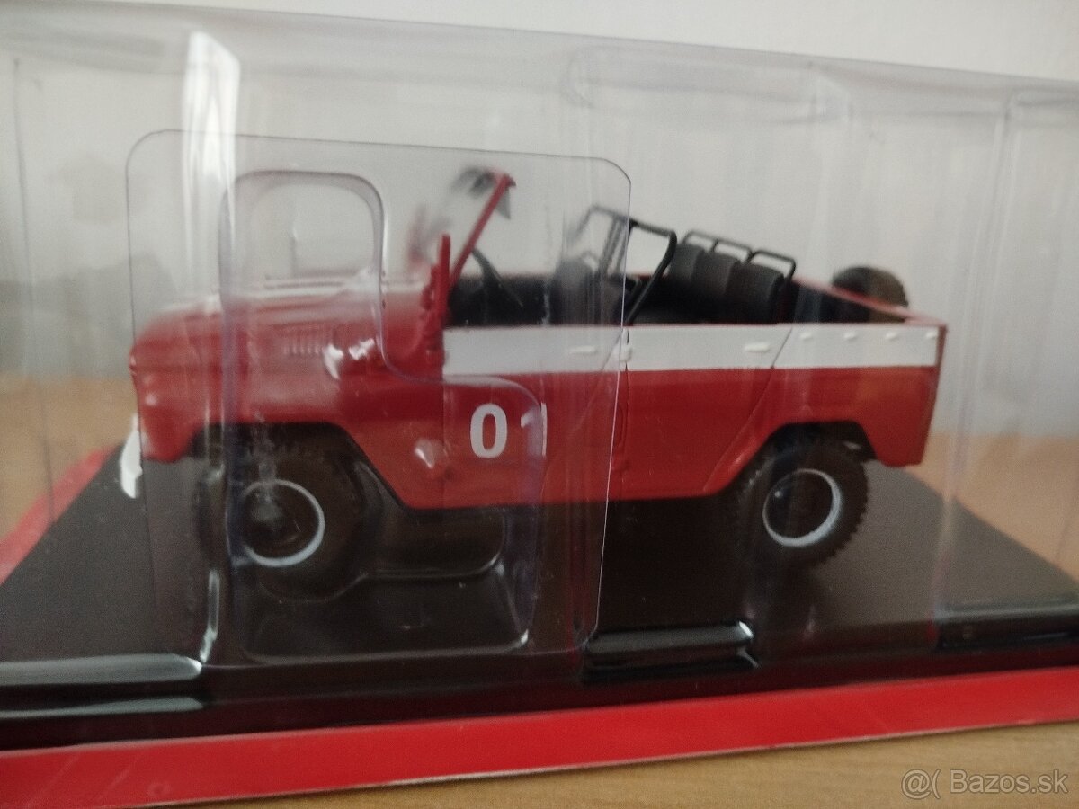 Predám modely aut škoda 100,1000 mb,dacia a uaz 1:24.