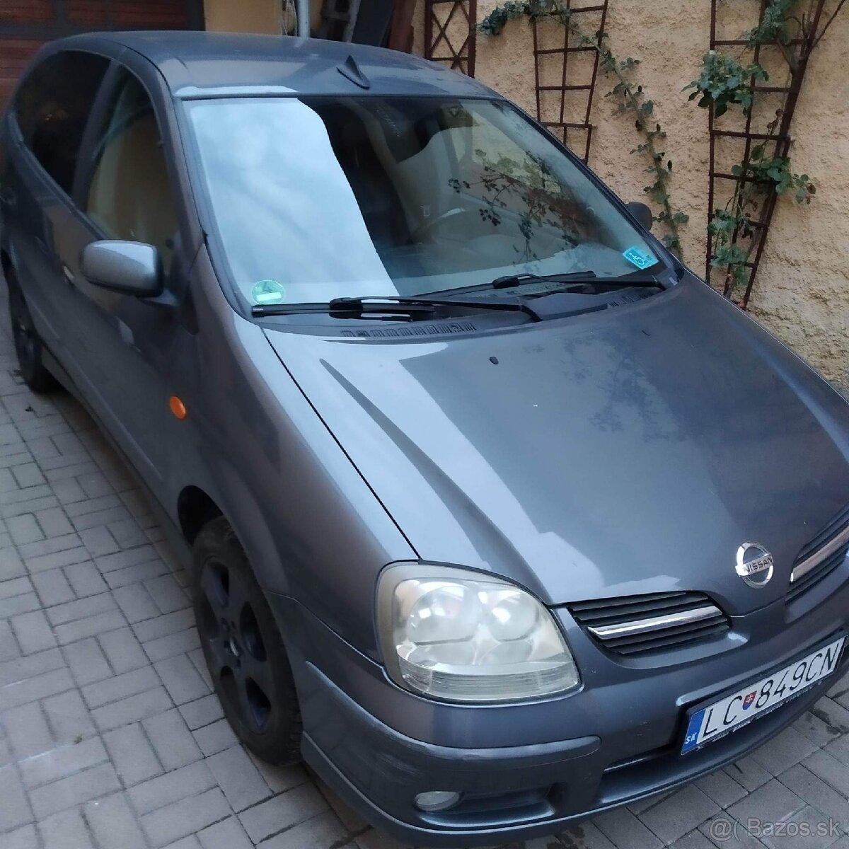 Nissan Almera