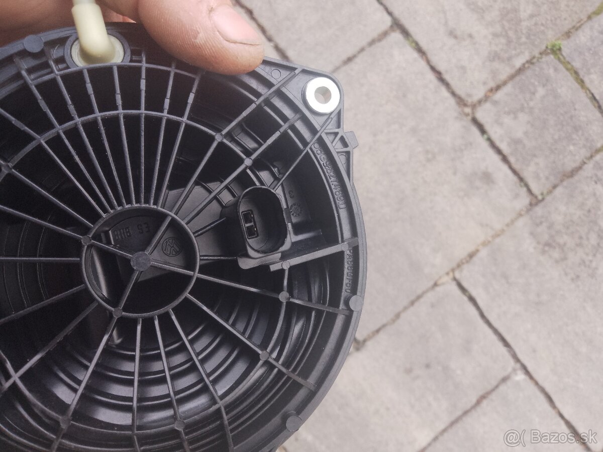 Predám madlo otvarania 5 tych dverí VW Arteon