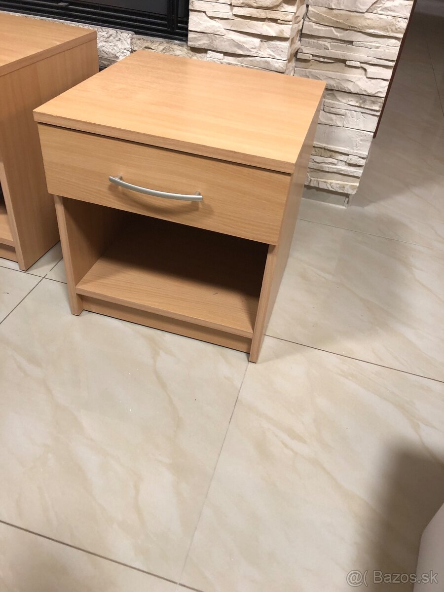 Nočné stolíky