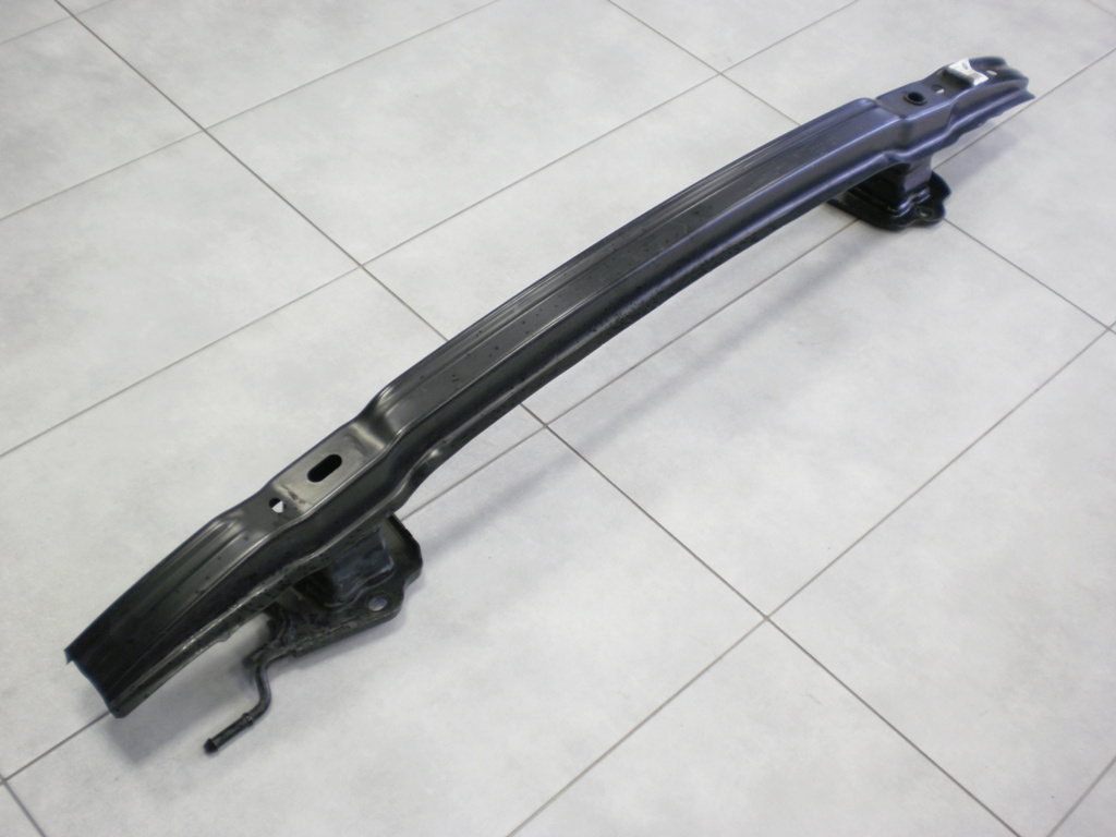 BMW 3 E90/E91 Výstuha zadného nárazníka