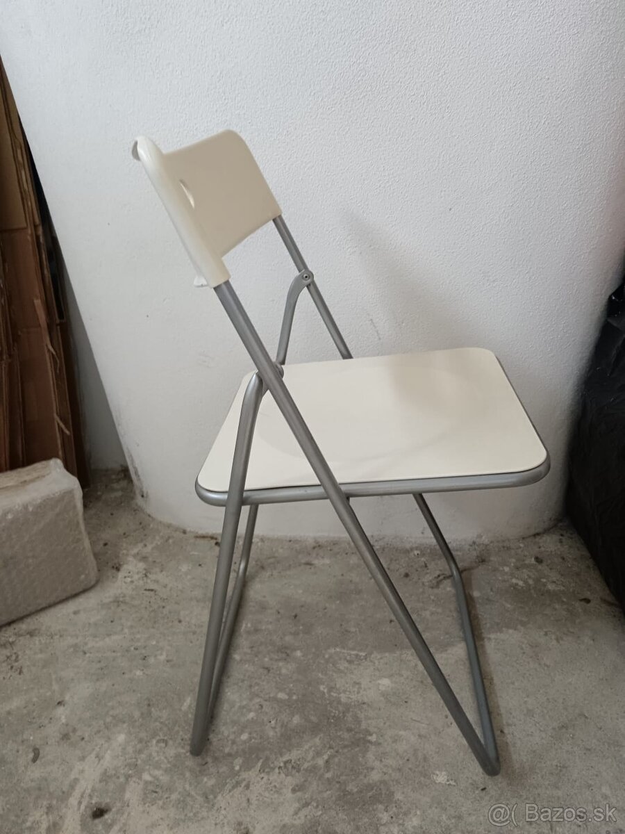 Dve skladacie stoličky kov/plast