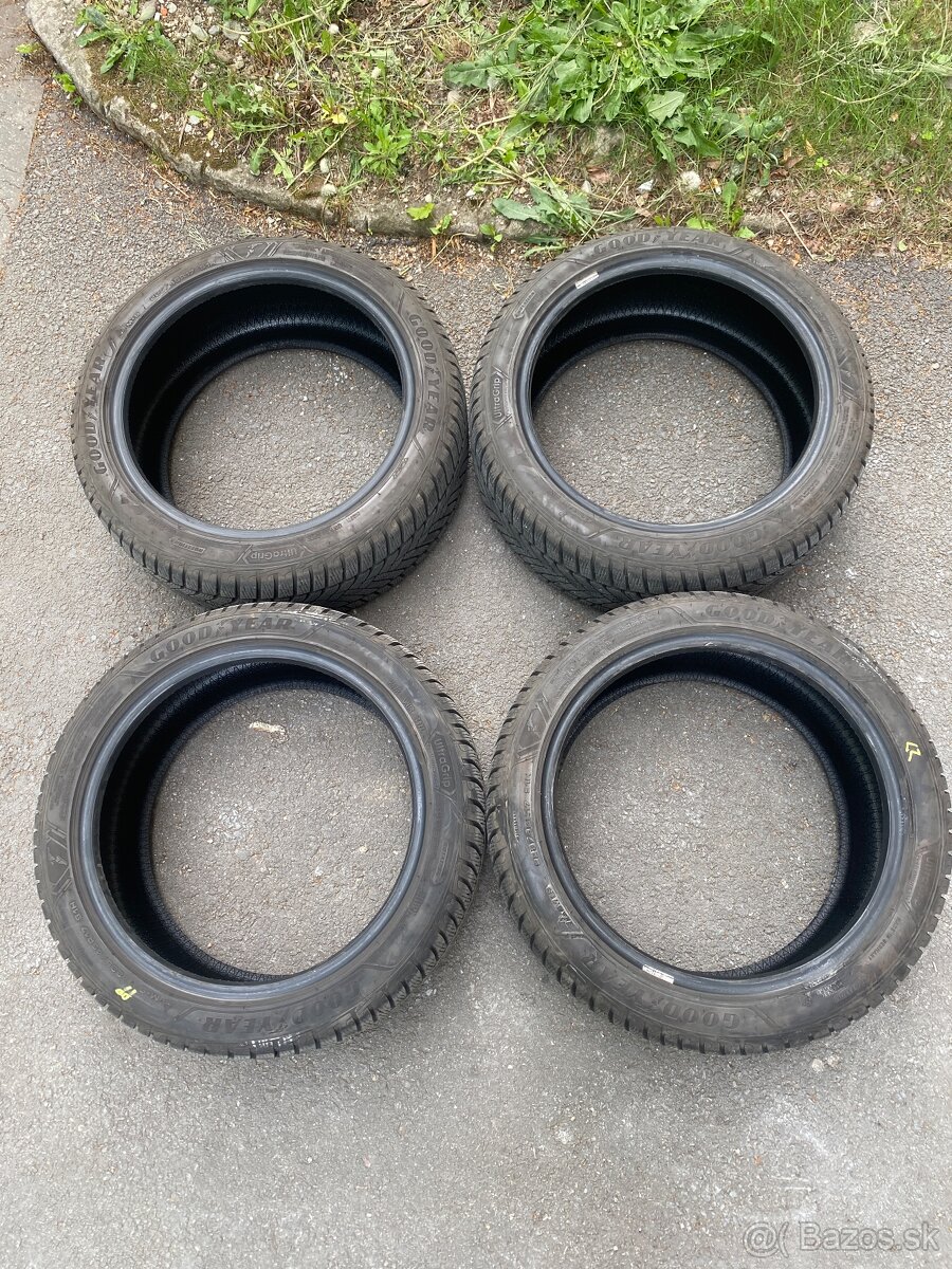Good Year 225/45 R17 (zimne pneu)