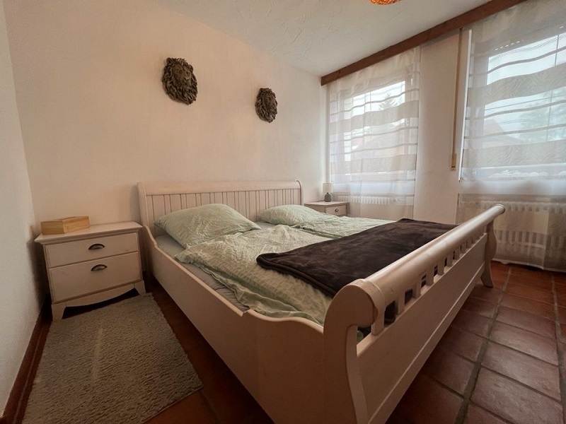 Masivní ložnice v provensálském stylu (798)