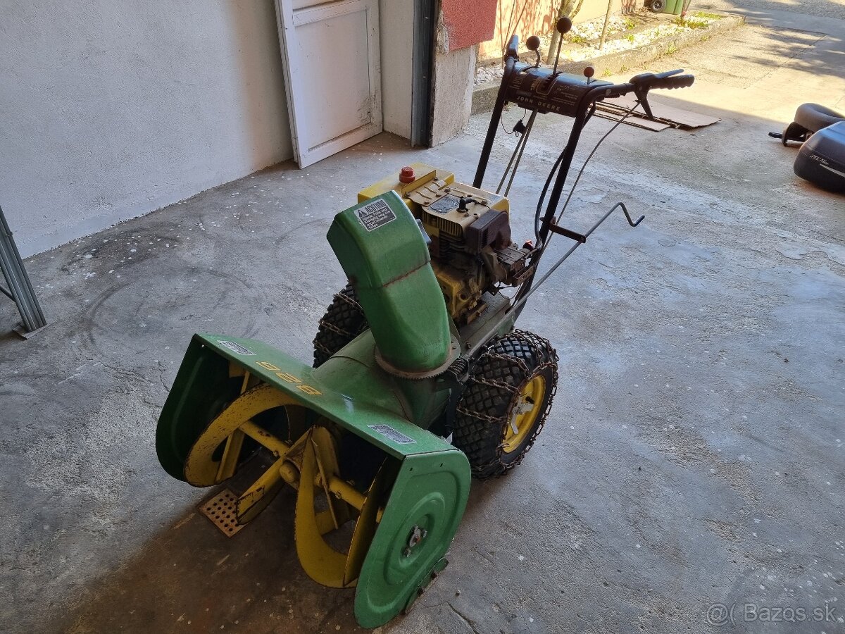 JOHN DEERE 826 8-HP ROK-1982