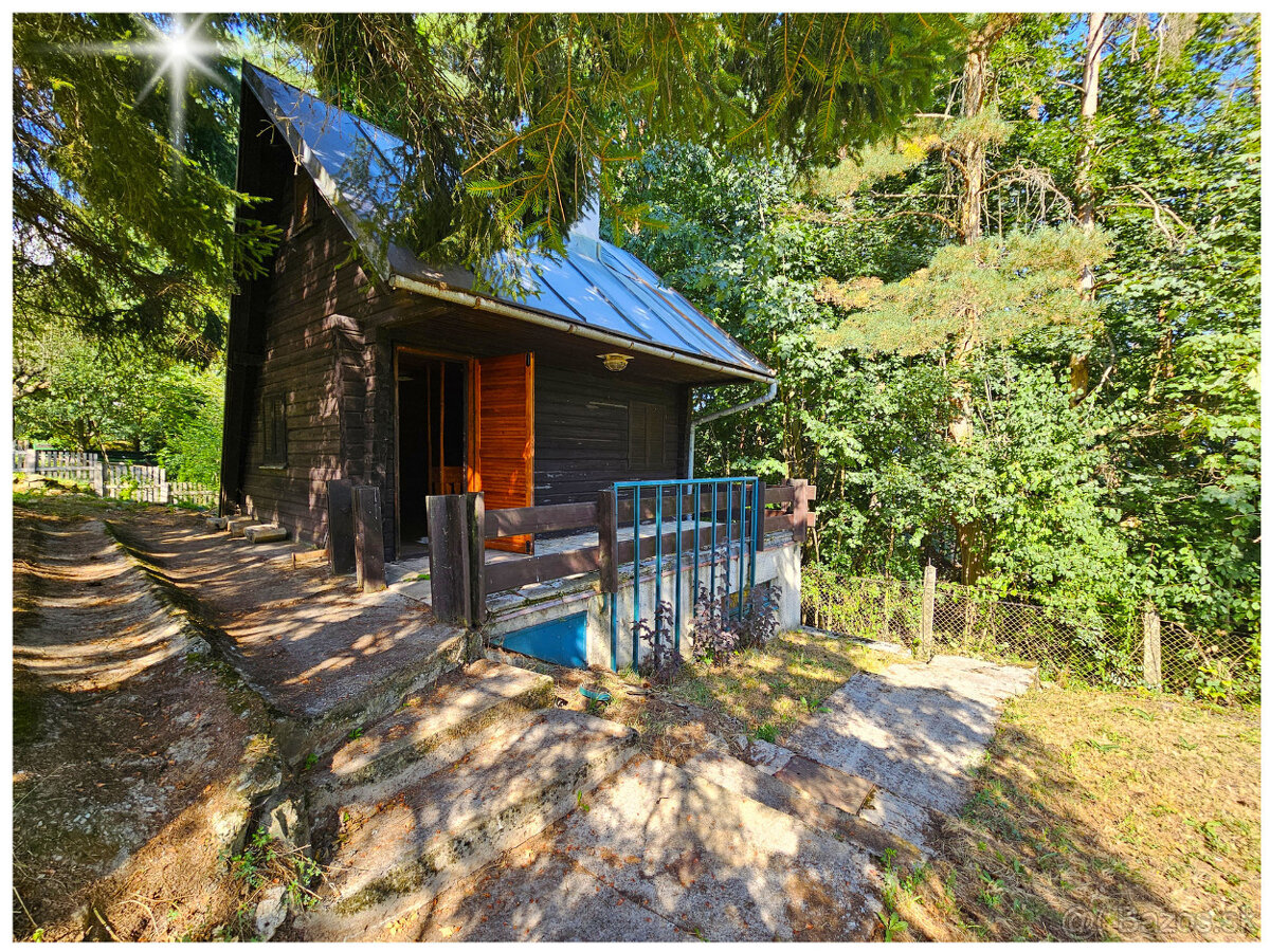 SLNEČNÉ STRÁNE / ZÁHRADNÁ CHATKA / POZEMOK 880 m2 / DOHODA