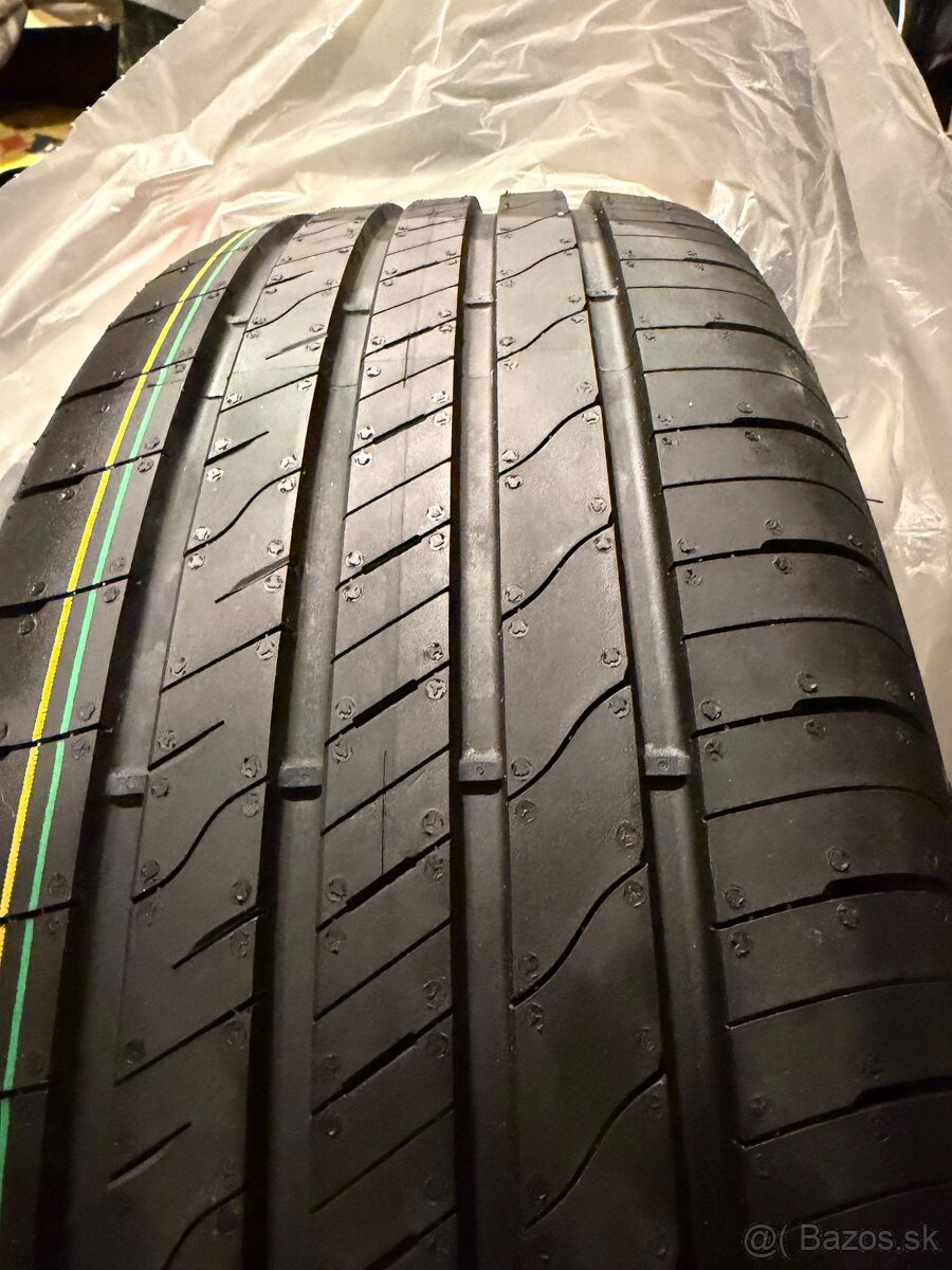Goodyear EFFICIENTGRIP PERFORMANCE 2 215/55 R18 99 V Letné