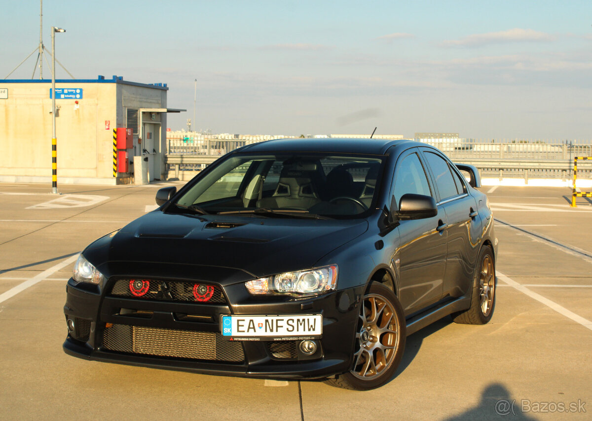 Mitsubishi Lancer EVO X 2.0 MIVEC Turbo 4WD TC-SST 4WD MR