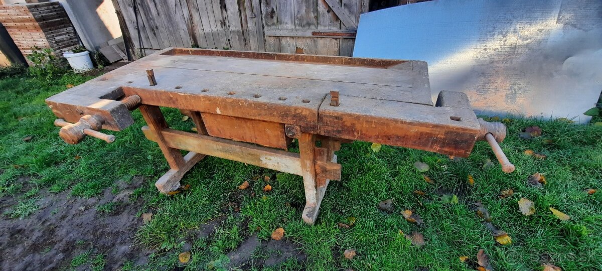 Stolárska hoblica, stolársky ponk