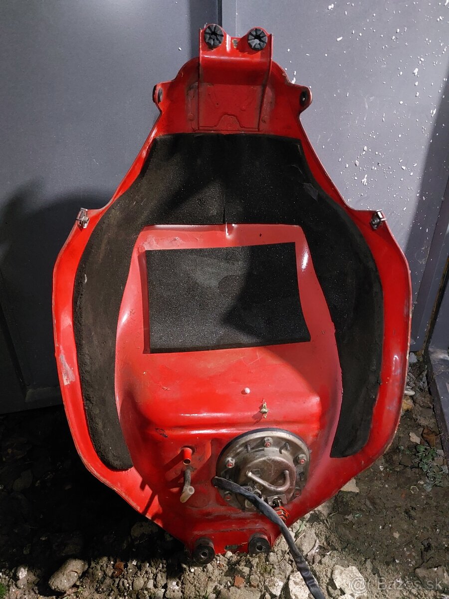 Predám nádrž honda cbr600f4i