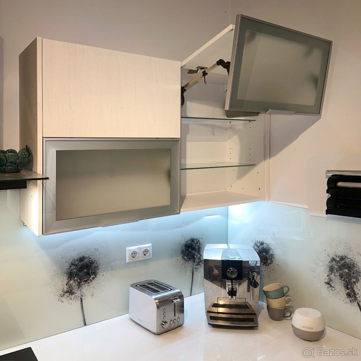 Vrchné závesné kuchynské skrinky