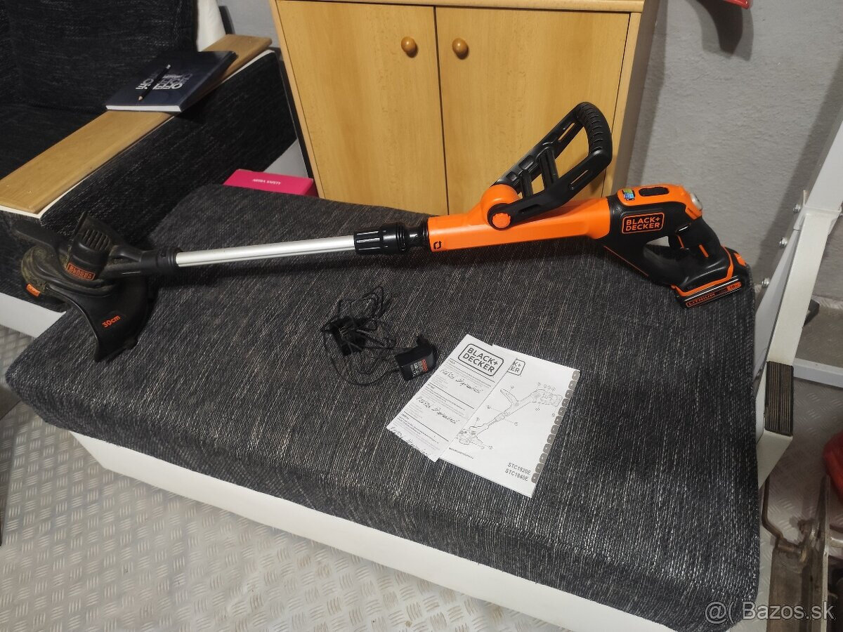 Akumulátorová kosačka strunová