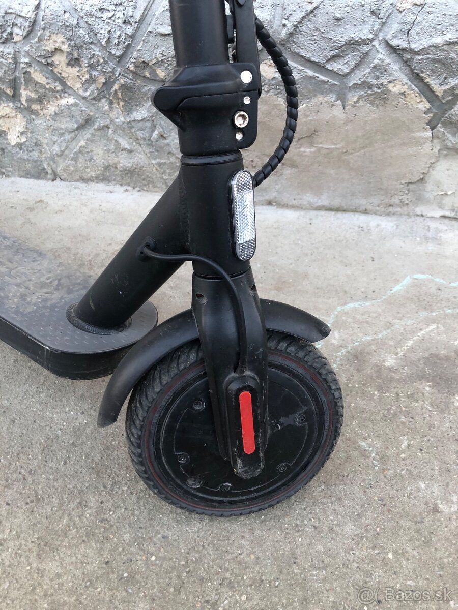 Predám elektrickú kolobežku E9PRO (350W)