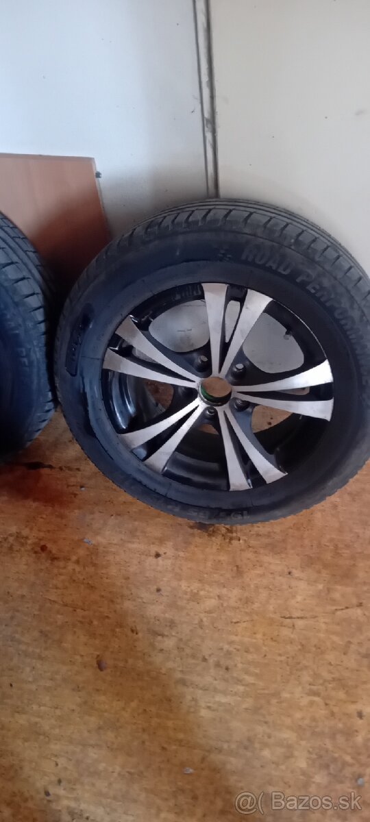 Octavia pneumatiky R15 5x112 nove gumi cena dohodou