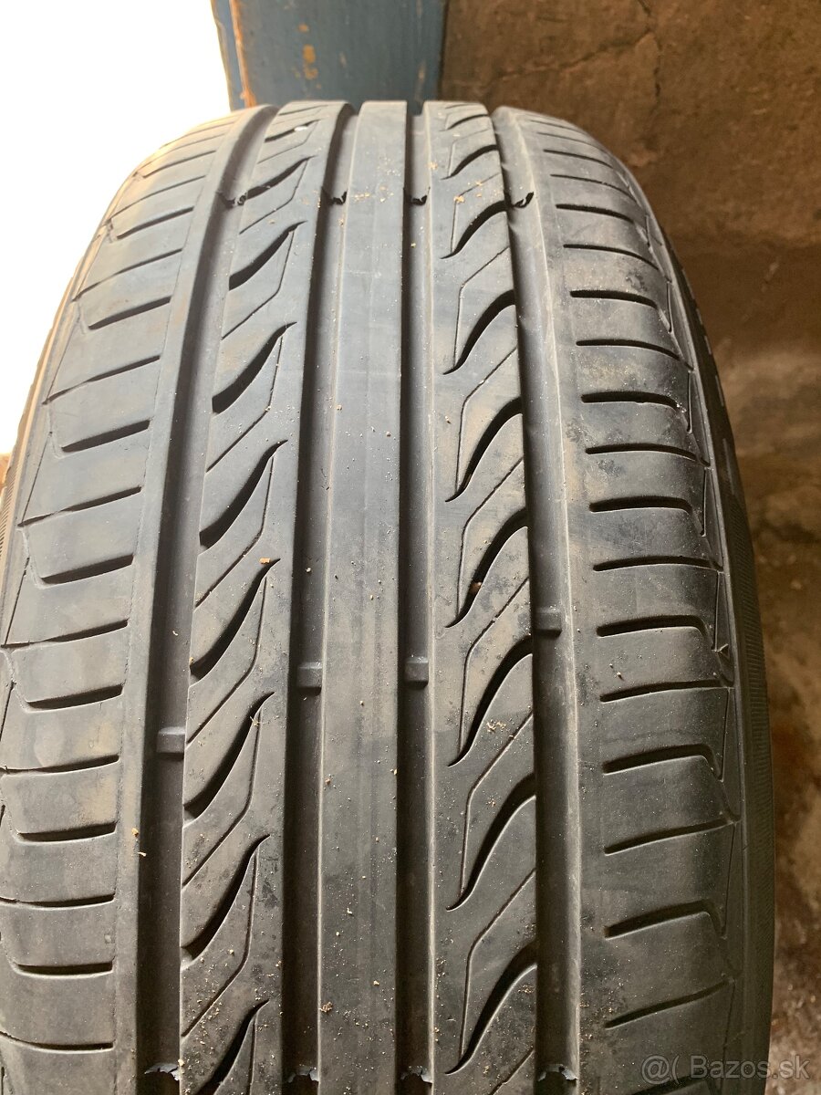 Letne pneu.215/60r17