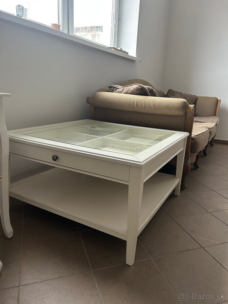 Konfernčný stolík IKEA