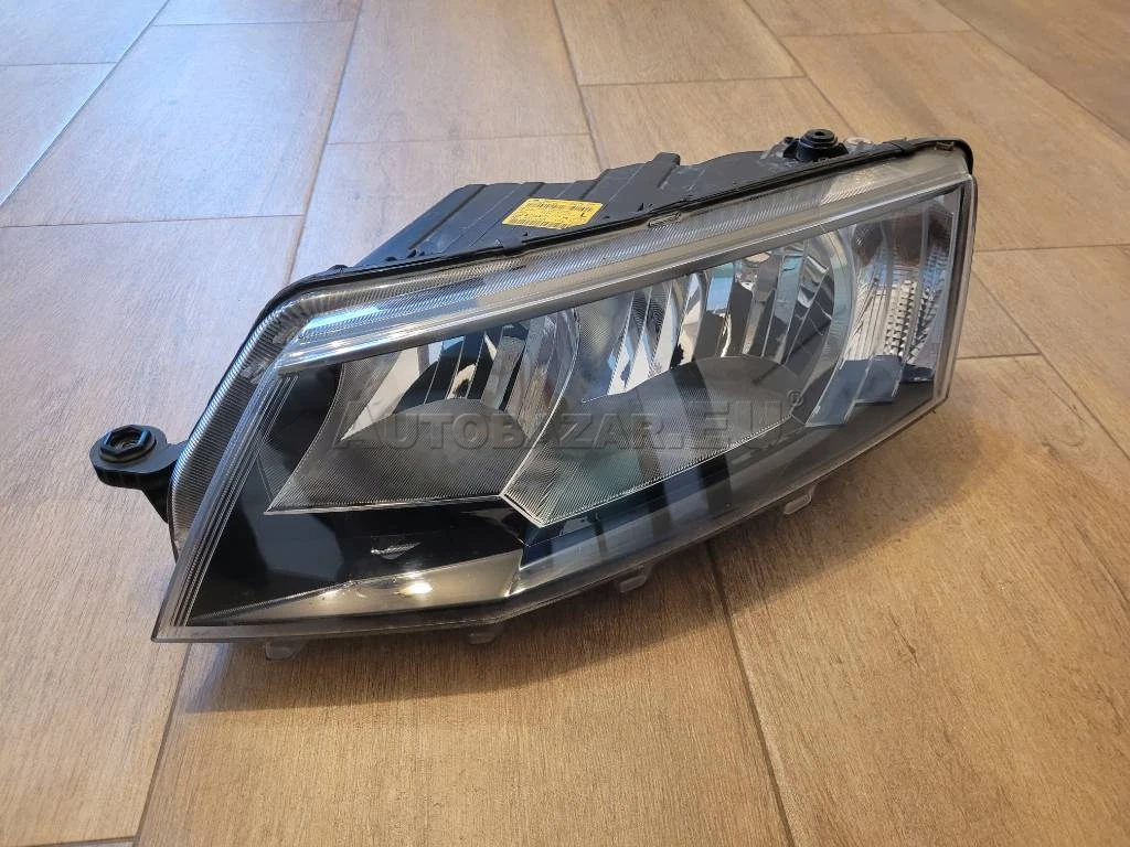 SKODA OCTAVIA III LAVE SVETLO