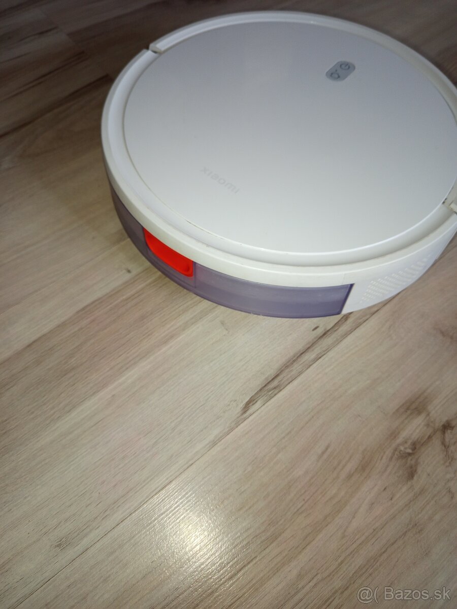 Predám roboticky vysávač