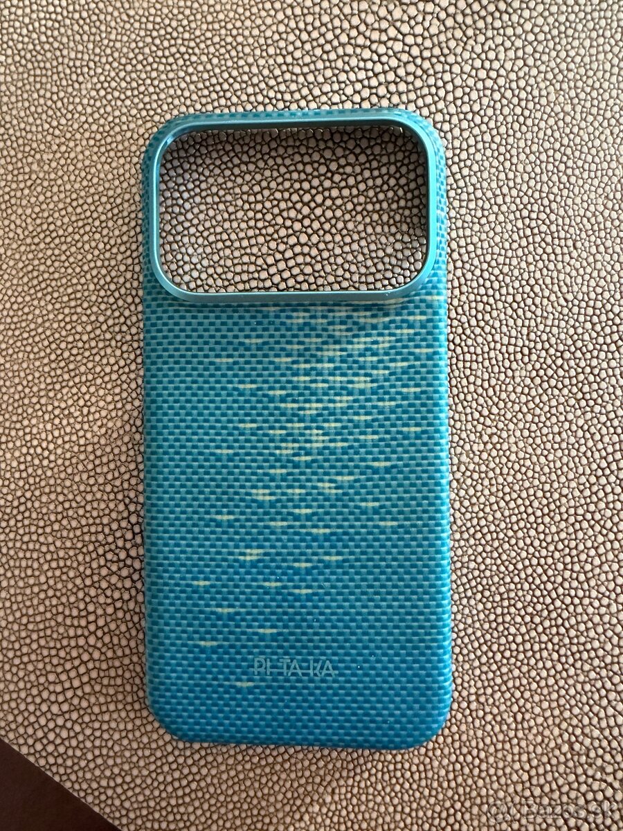 Kryt Pitaka + Apple Techwoven kryt