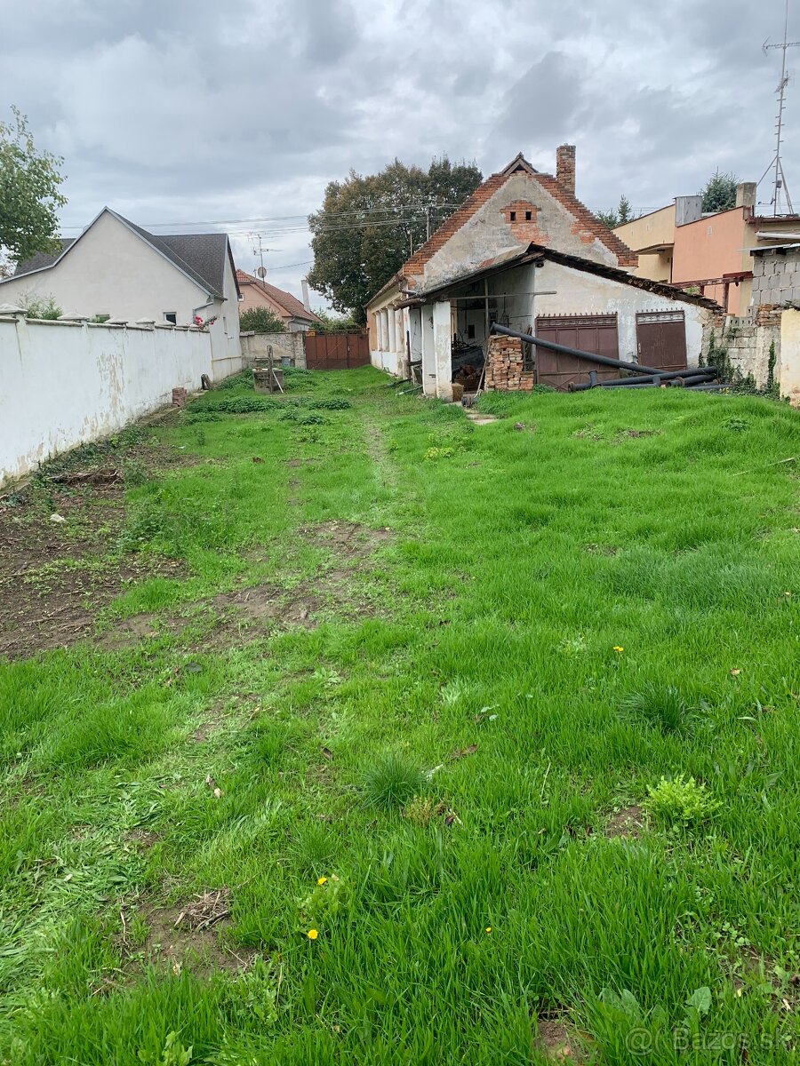 NA PREDAJ Starý dom s pozemkom