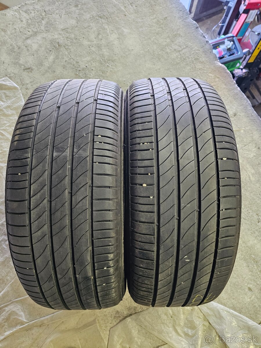 235/55R18